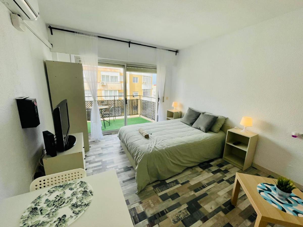 Apartamento Confortable Estudio Con Terraza, Vistas A La Montana, Mar Y Mas *