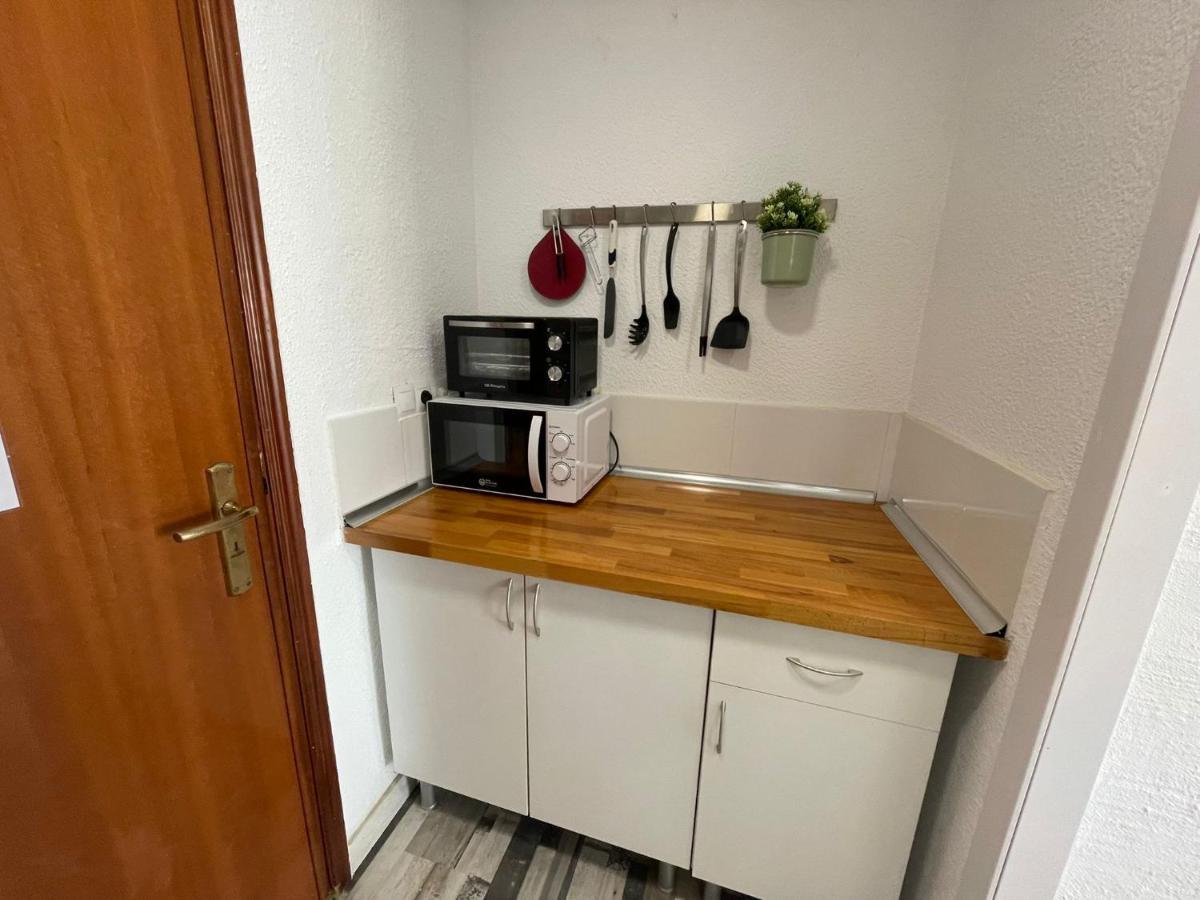 Apartamento Confortable Estudio Con Terraza, Vistas A La Montana, Mar Y Mas