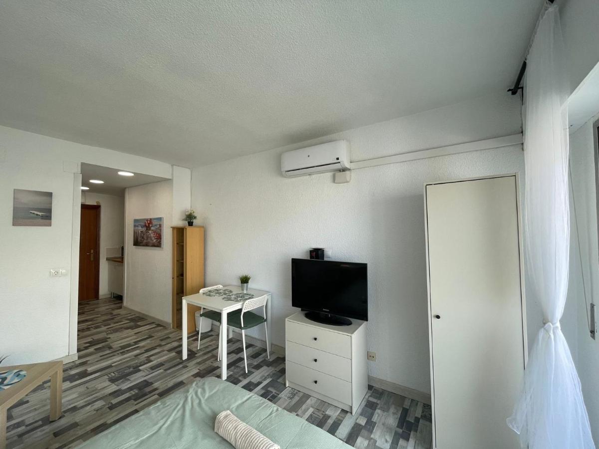 Apartamento Confortable Estudio Con Terraza, Vistas A La Montana, Mar Y Mas