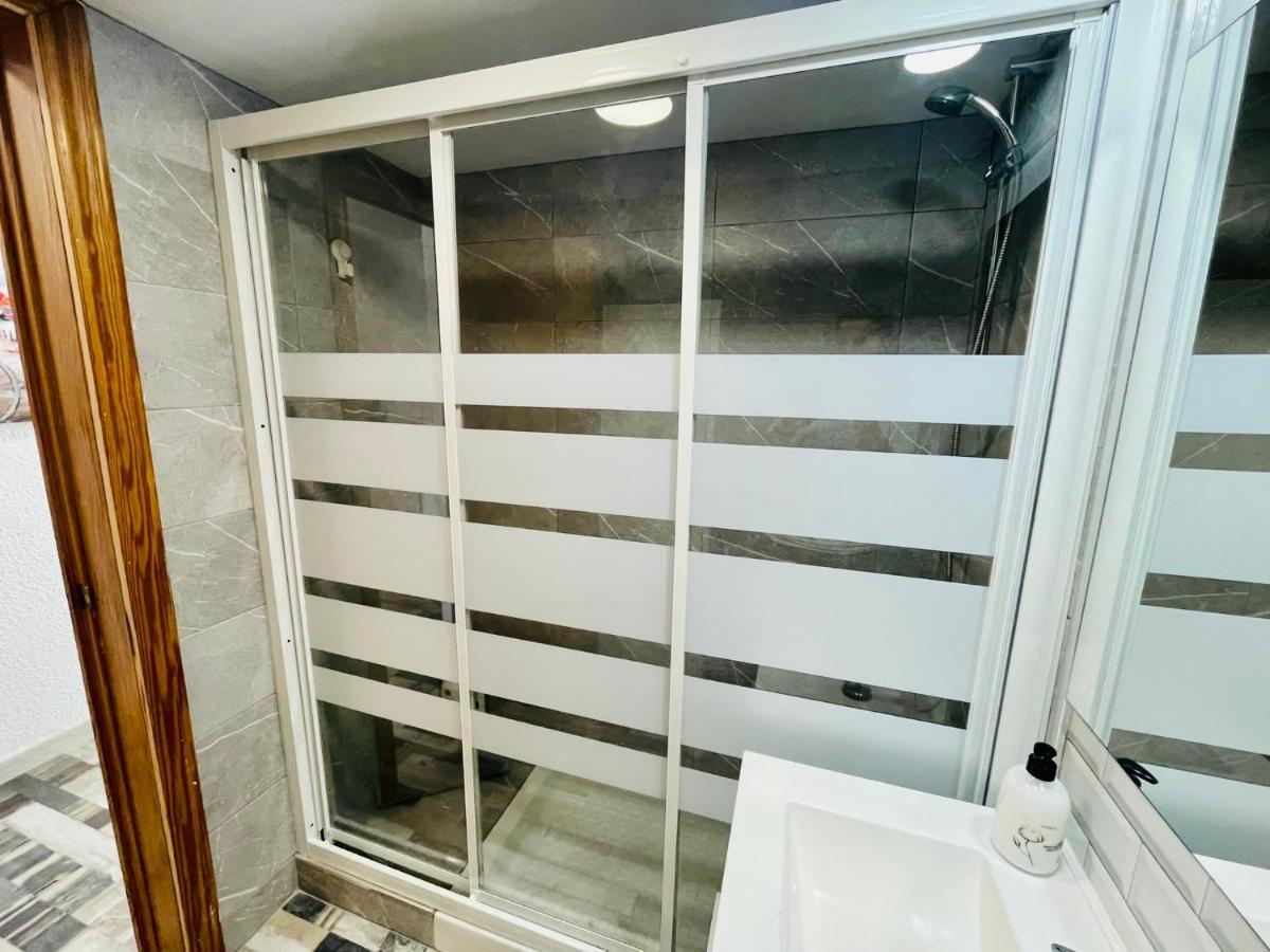 Apartamento Confortable Estudio Con Terraza, Vistas A La Montana, Mar Y Mas *